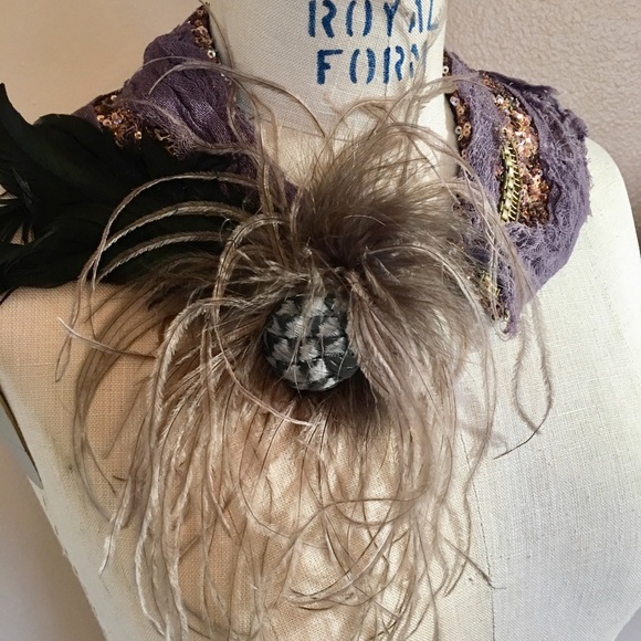 Collar - Picture 5 of 8